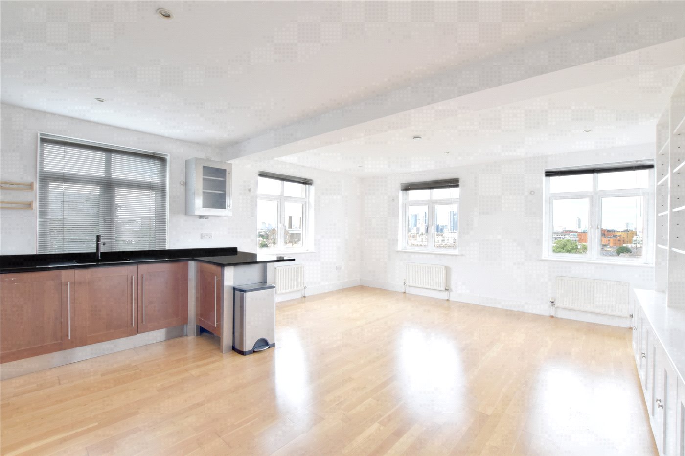 Kitchen / Reception